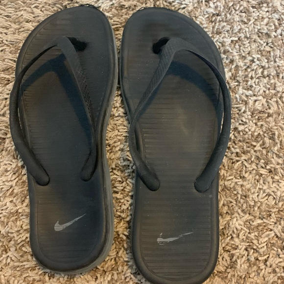 Nike Shoes - Nike Flip Flops SZ:6 Nike Shoes - Nike Flip Flops SZ:6